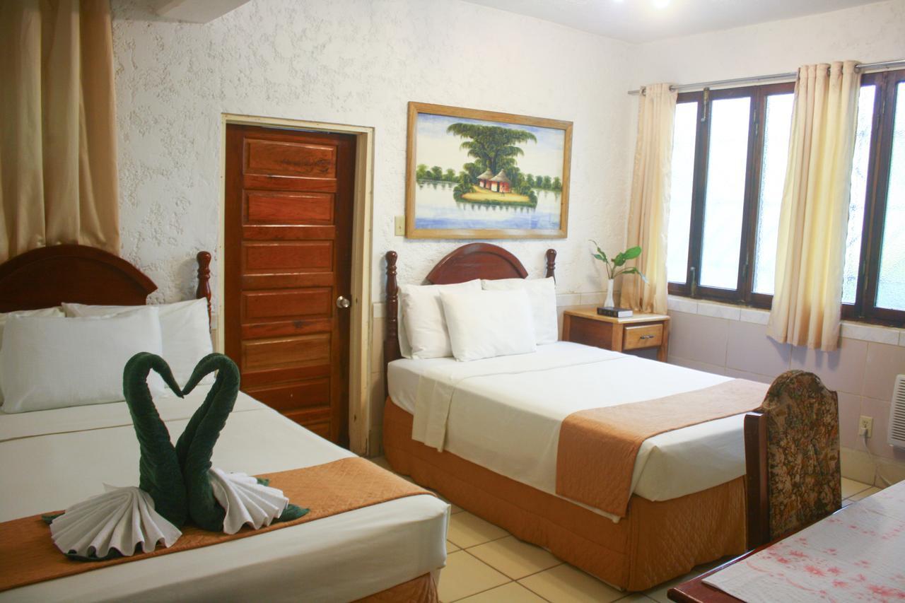 Hotel Maya Corozal Exteriör bild