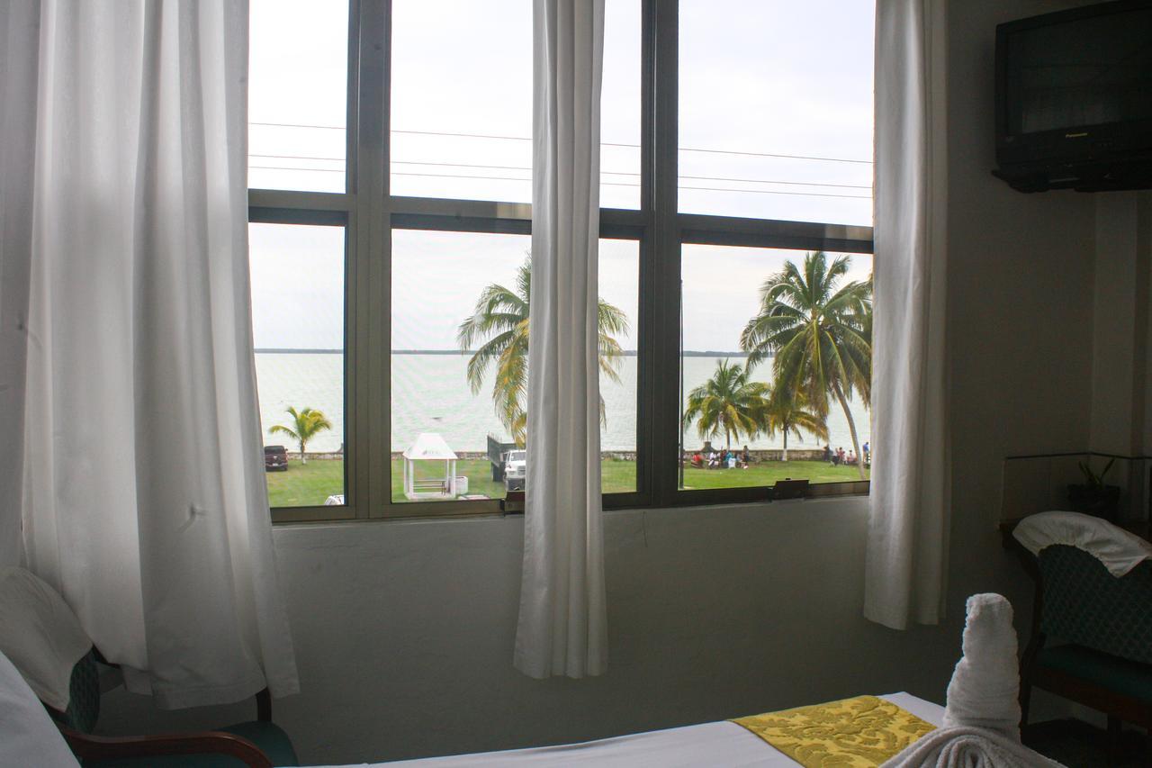 Hotel Maya Corozal Exteriör bild